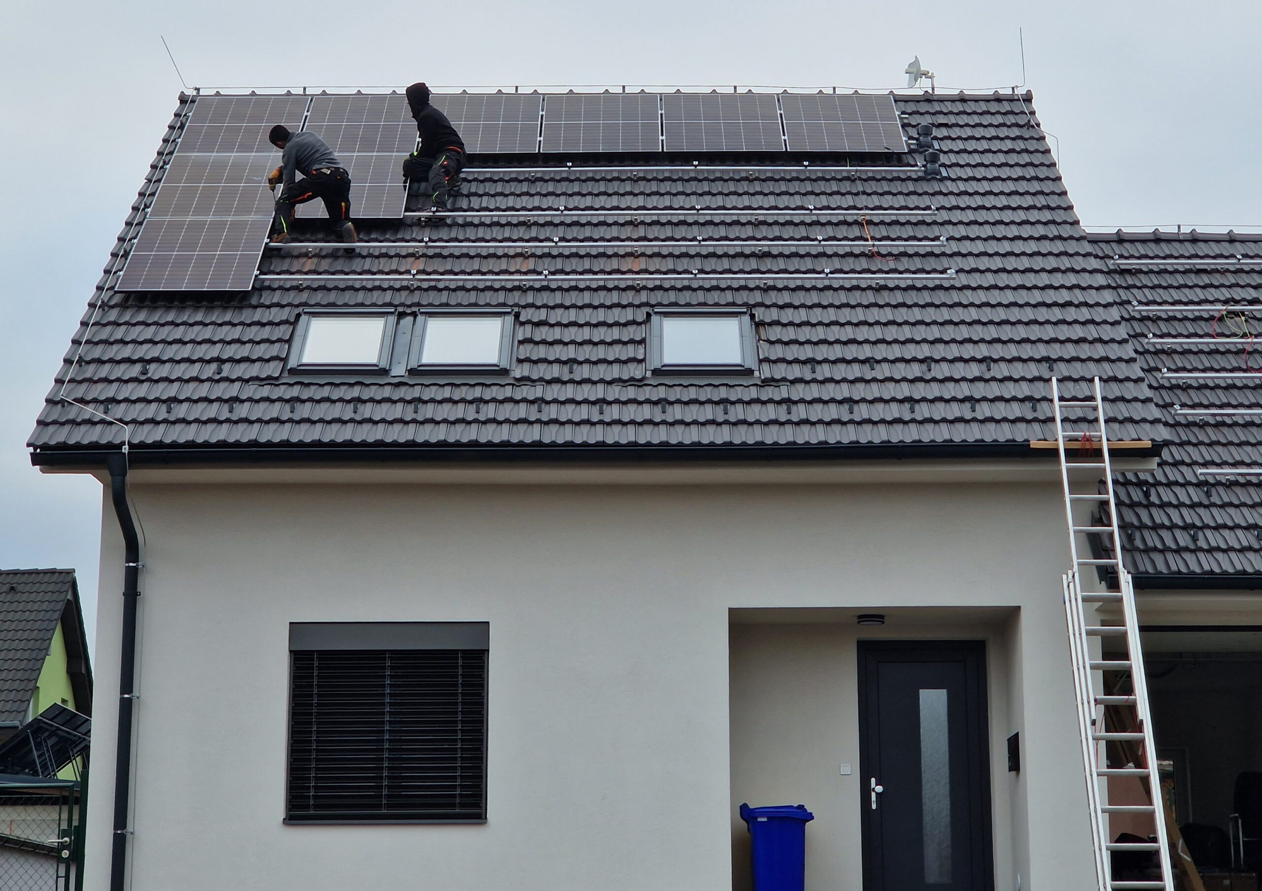 montáž fotovoltaických panelů